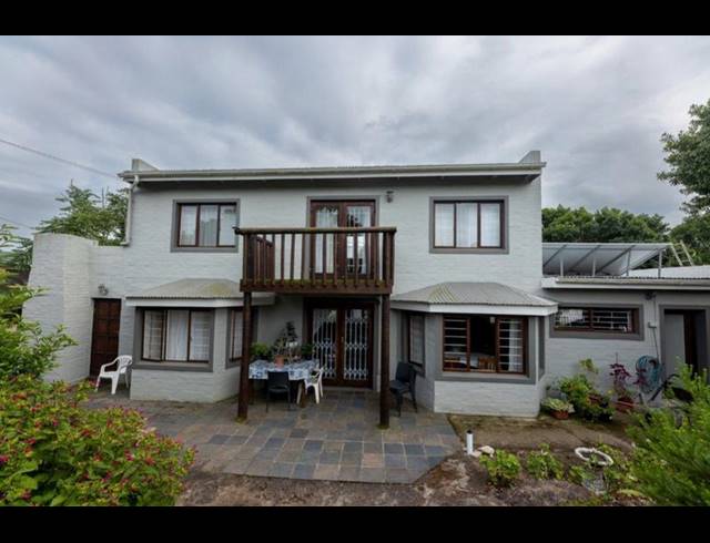 2 BEDROOM HOUSE FOR SALE IN FRAAIUITSIG